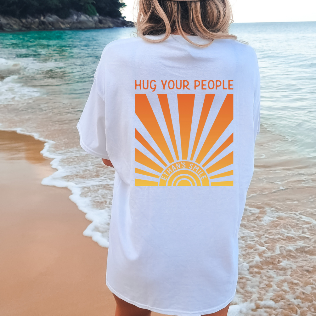 ES- HUG YOUR PEOPLE Tee